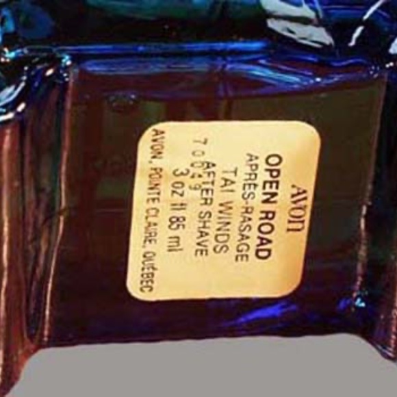 AVON VINTAGE AFTER SHAVE, EXTRA SPECIAL MALE (OPEN ROAD) CAR 1977 DECANTER, FULL - Picture 2 of 2